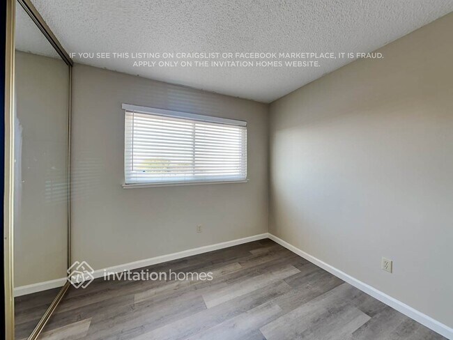 Building Photo - 301 Old River Dr