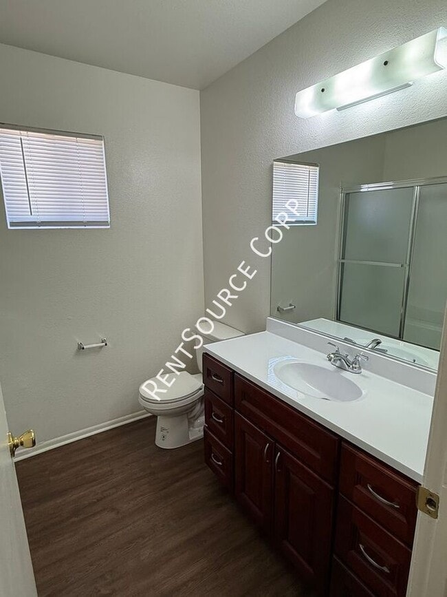 Building Photo - 1303 W Ave J 4