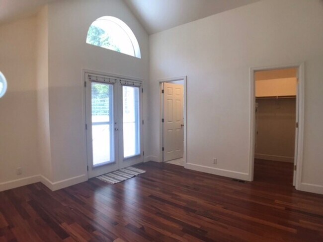 Building Photo - Stunning Goose Hollow-Southwest Hills Home...