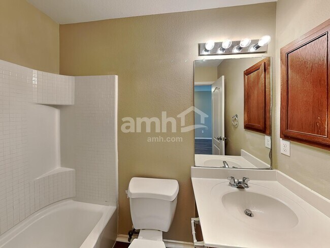 Building Photo - 4020 Hanna Rose Ln