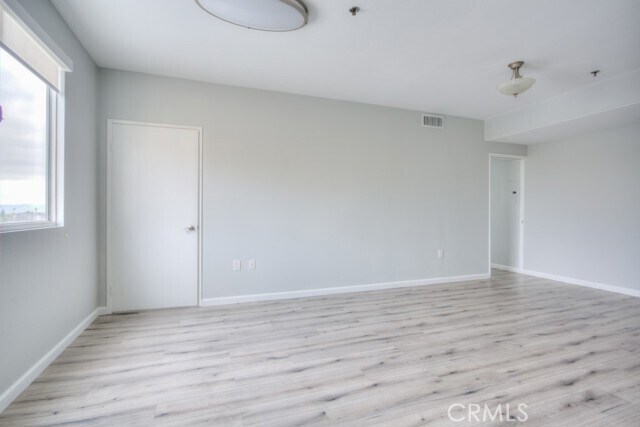 Building Photo - 580 W Main St