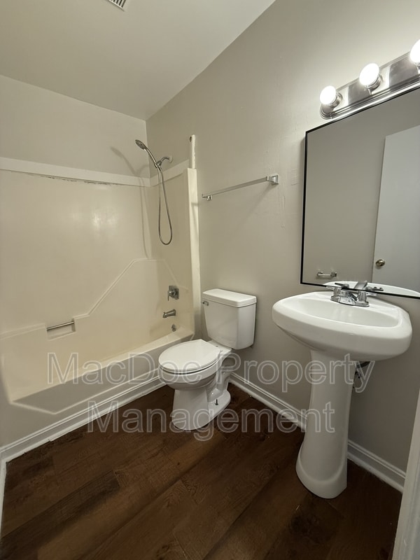 Building Photo - 4 Manchester Ct