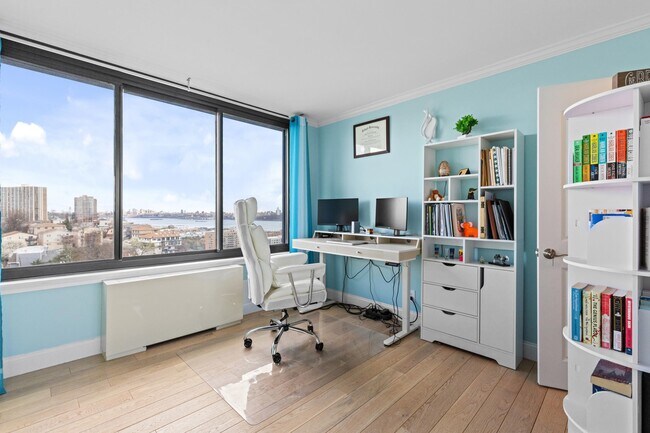 Building Photo - 9060 Palisade Ave