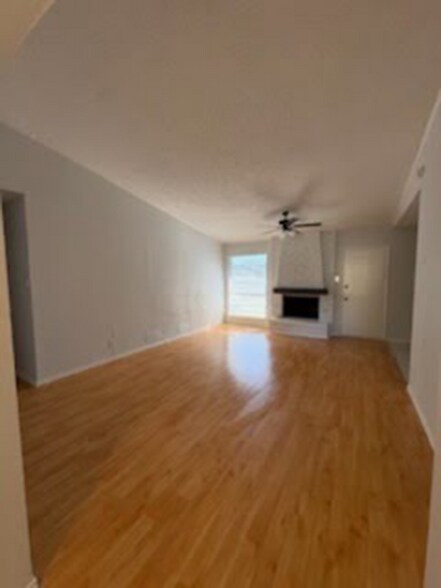 Building Photo - 5922 Lakedale St