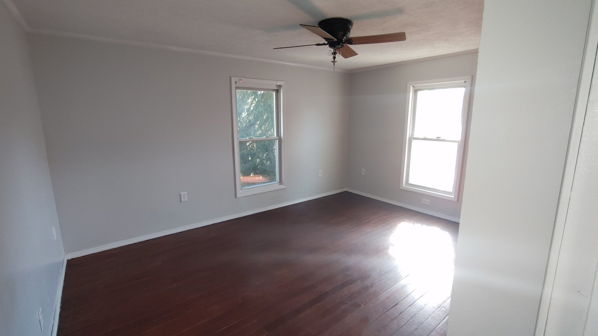 Building Photo - 320 S East St