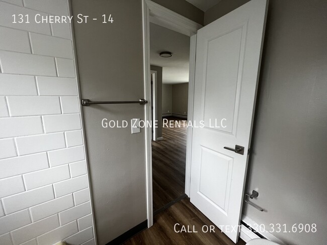 Building Photo - 131 Cherry St