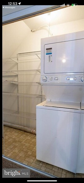 Building Photo - 8234 Roanoke Ct