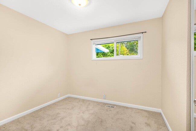 Building Photo - 7035 16th Ave SW
