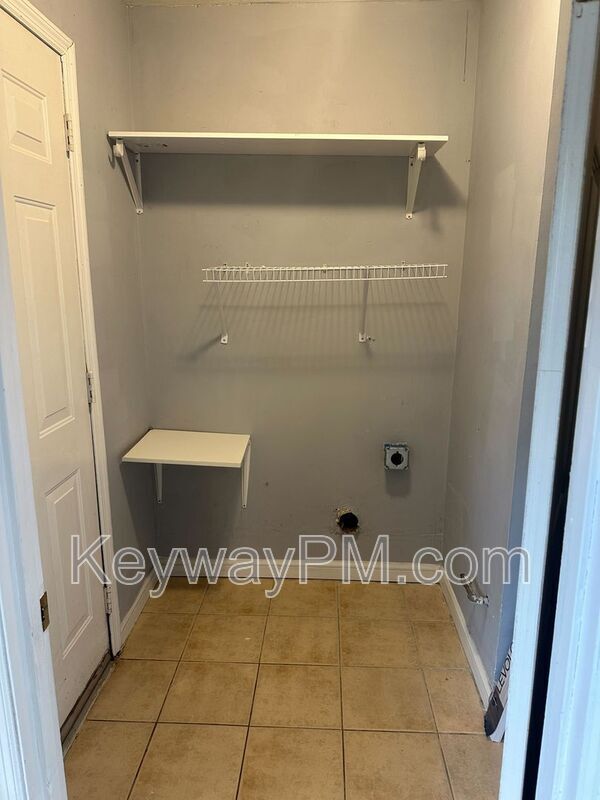 Building Photo - 2104 Trotters Way
