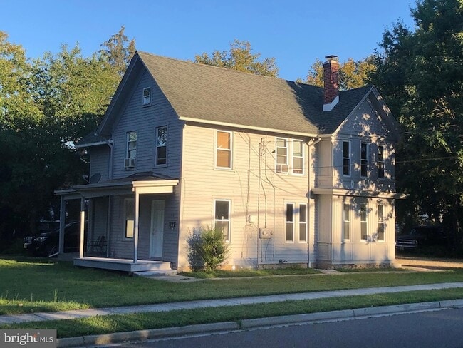 Building Photo - 1148 E Landis Ave