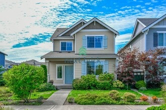 Building Photo - 4 BED & 2.5 BATH FOR RENT