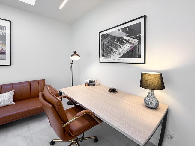 Building Photo - 179 Gran Via