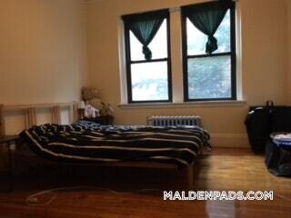 Building Photo - 349 Pleasant St