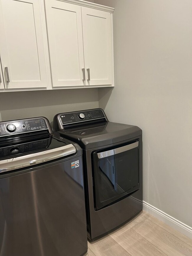 Building Photo - 4331 Foal Dr