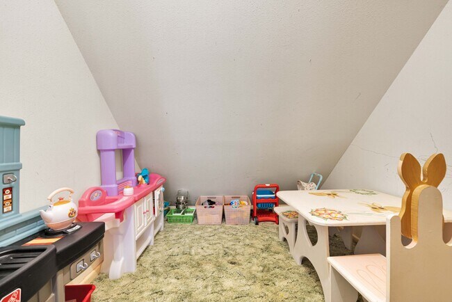 Building Photo - Discover Old World Charm in Northern Hills!