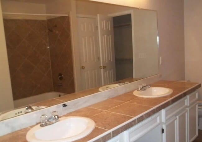 Building Photo - 311 Nederland Ave