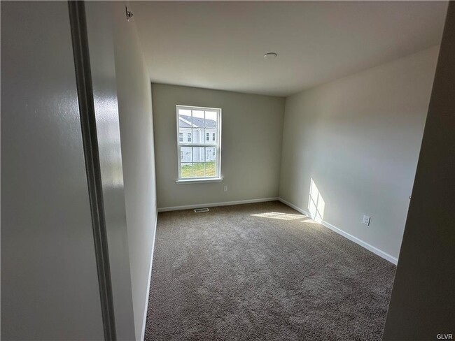 Building Photo - 1193 Susan Cir