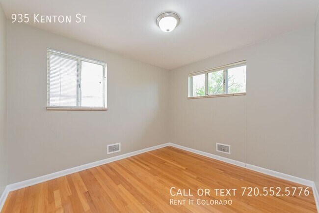 Building Photo - 935 Kenton St