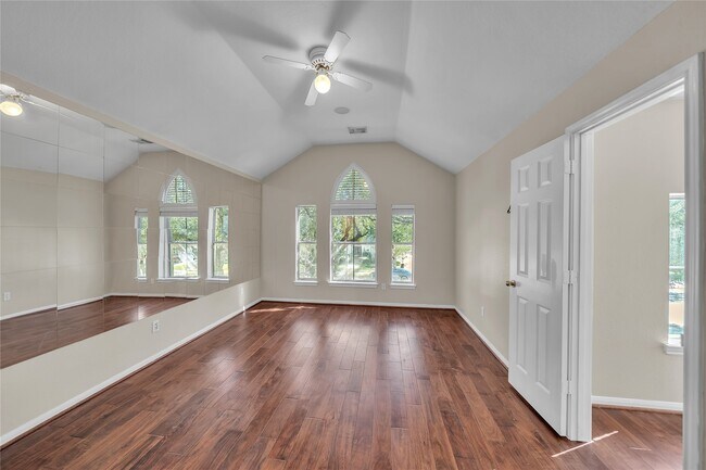 Building Photo - 1423 Meadow Lakes Dr