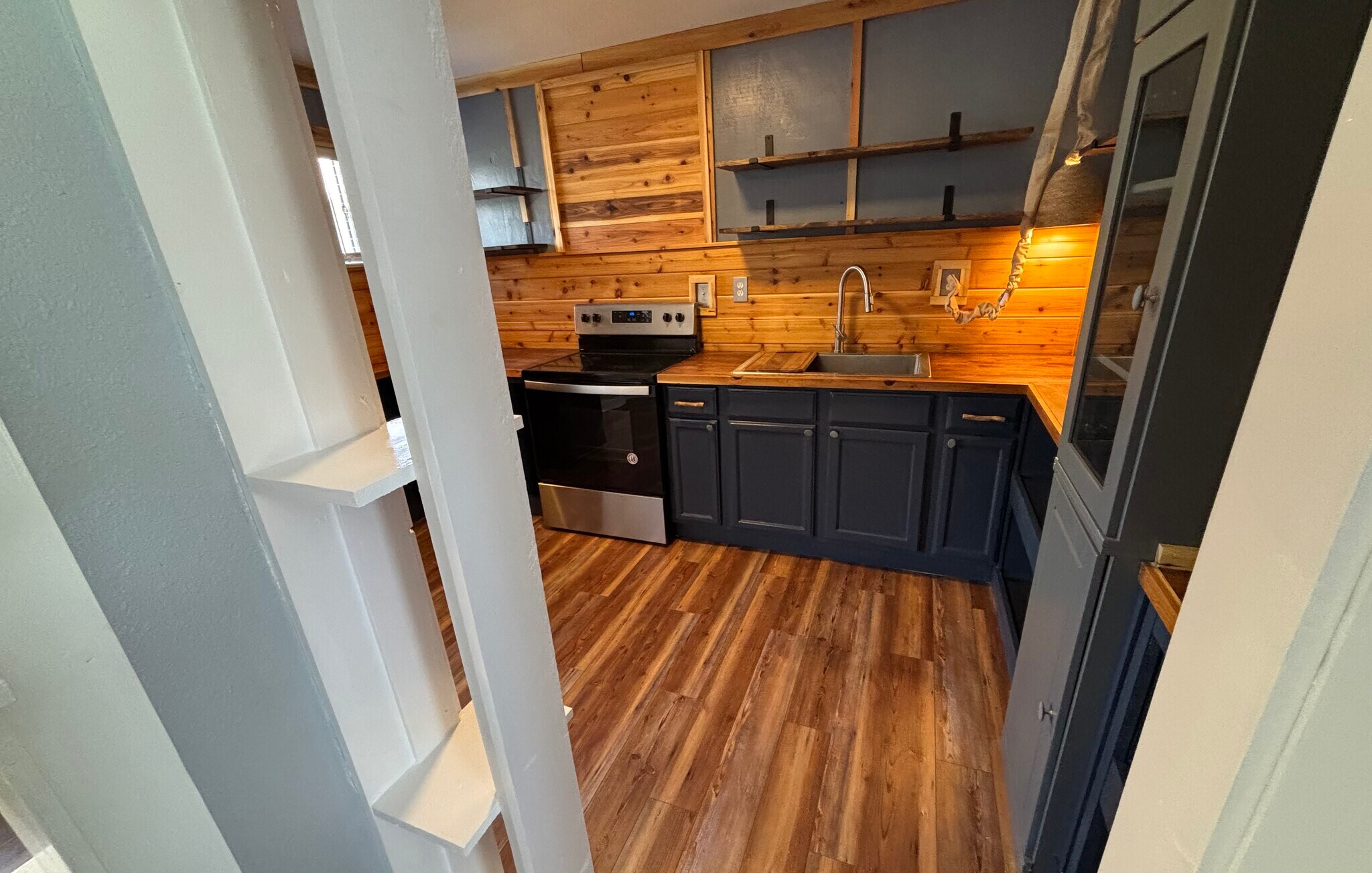 Building Photo - 124 Halliday Ave