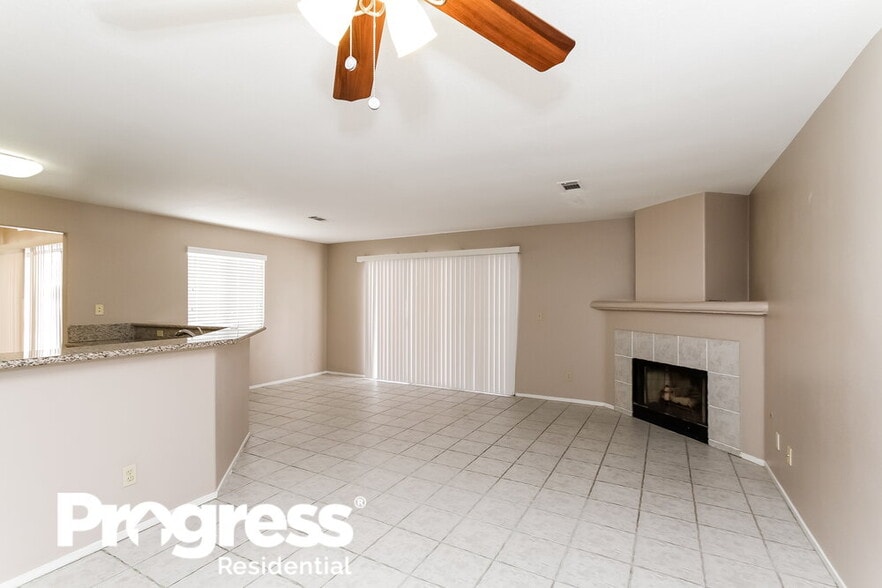 Building Photo - 131 Monteen Dr