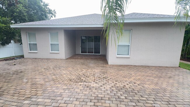 Building Photo - 4 Bedroom Home For Rent in Lutz!