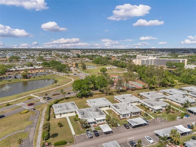 Building Photo - 1801 Bedford Terrace