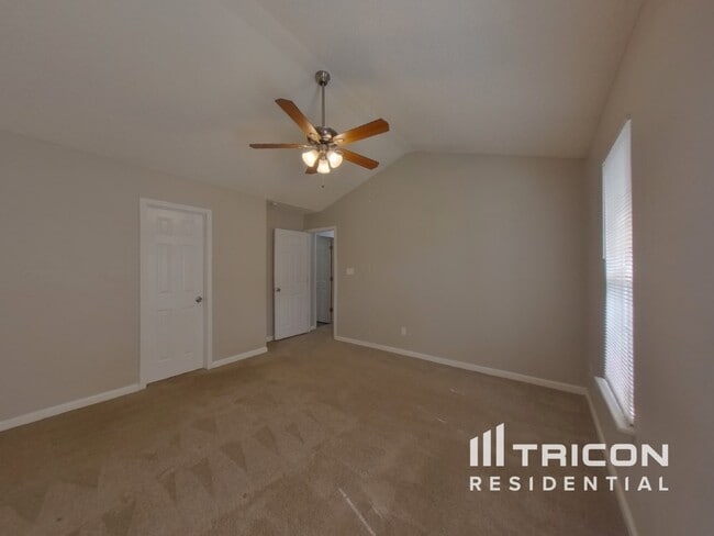 Building Photo - 13113 Woodland Farm Dr