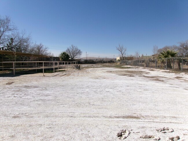 Building Photo - 3933 Emory Rd