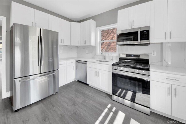 Building Photo - 310 W 238th St
