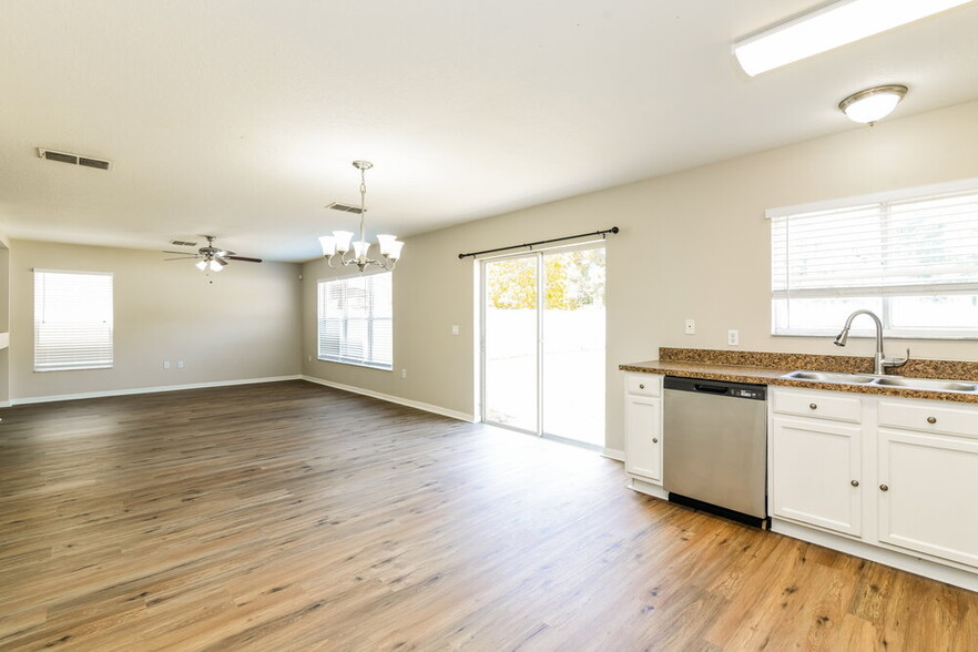 Building Photo - 4650 Ross Lanier Ln