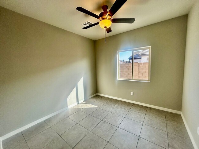 Building Photo - Newer 3-Bedroom Home in La Vida Subdivision-Modern Living with Upgrades Throughout!