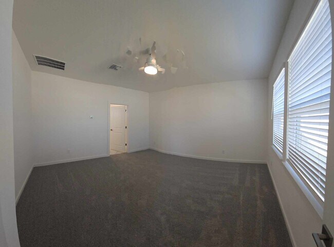 Building Photo - 8430 Bay Oaks Dr