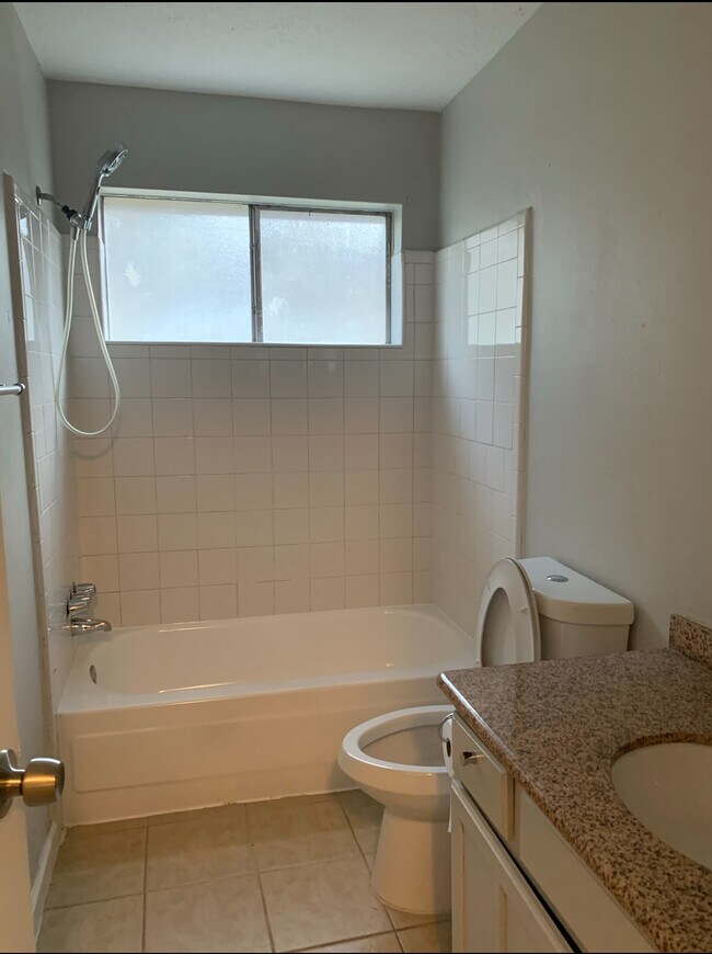 Building Photo - 20003 Rustlewood Dr