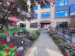 Building Photo - Gorgeous Loft Downtown Grand Rapids