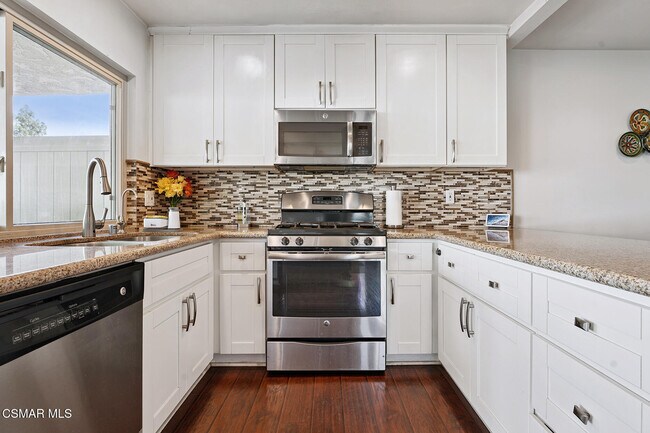 Building Photo - 2958 Dogwood Cir