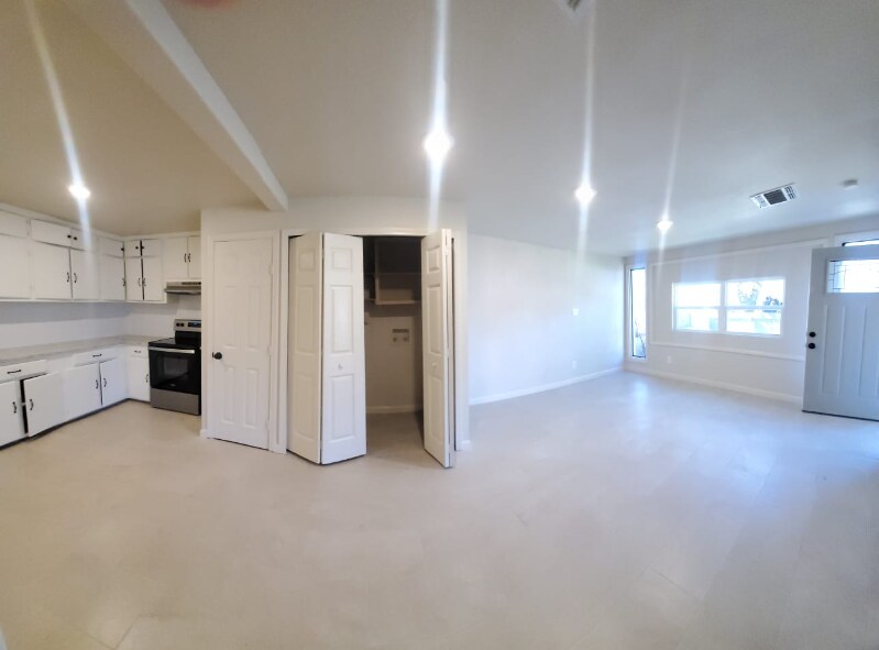 Building Photo - 118 Esmeralda Dr