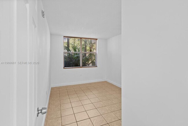 Building Photo - 1800 Sans Souci Blvd