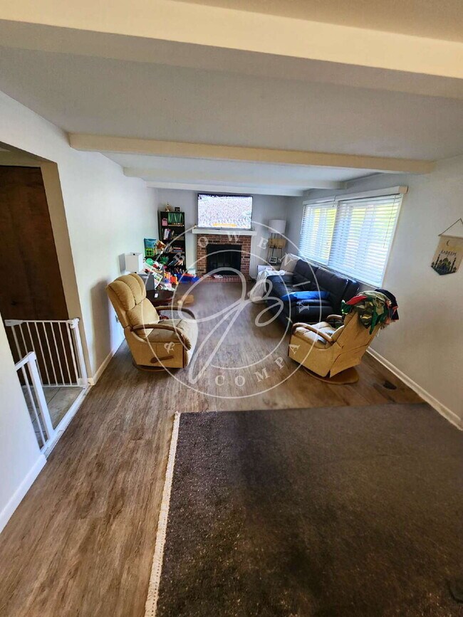 Building Photo - Beautiful 4-Bedroom Home in Lincoln Wood –...