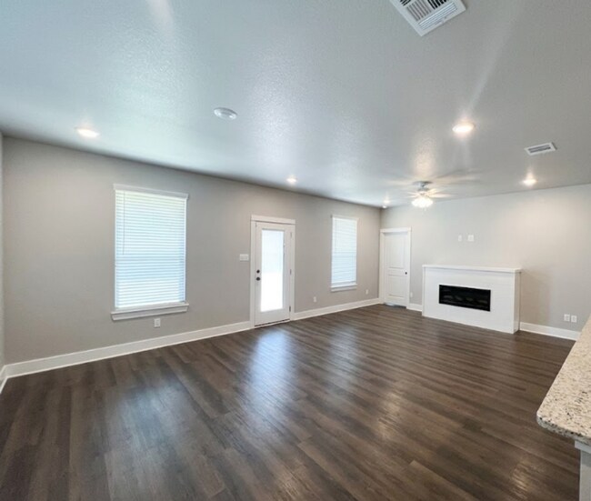 Building Photo - AVAILABLE NOW; APPLY TODAY ON OUR WEBSITE!!!