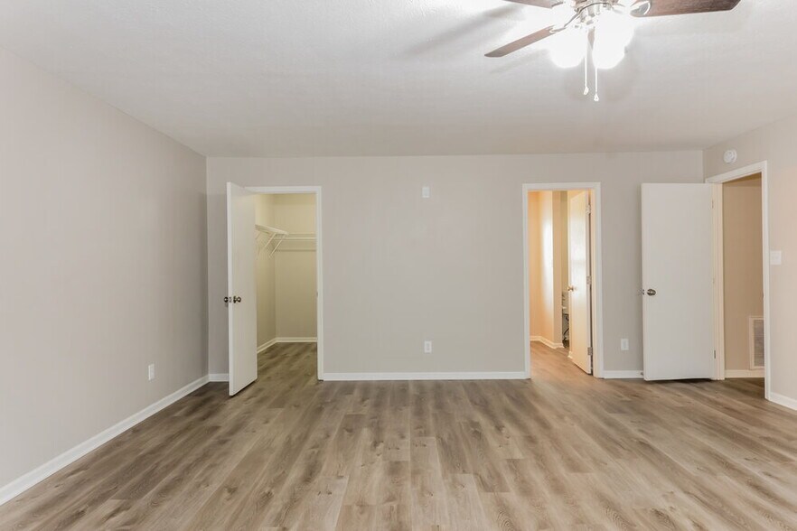 Building Photo - 56 Knoll Ln