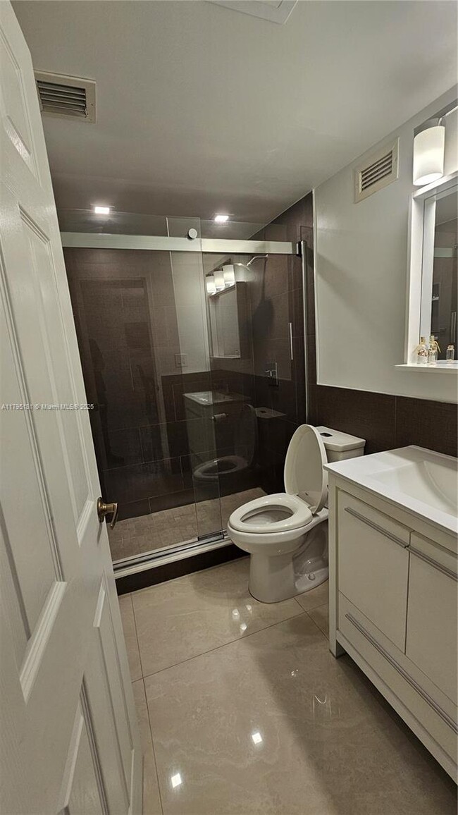 Building Photo - 2501 S Ocean Dr