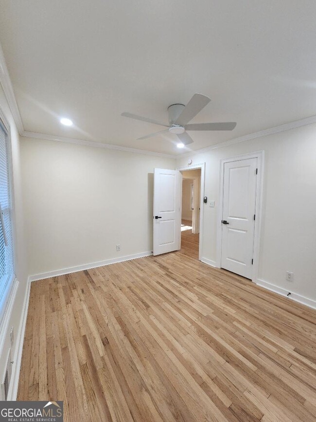 Building Photo - 302 Kelso Dr SW