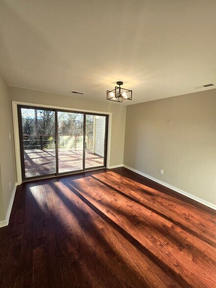 Building Photo - 11 Ingham Way