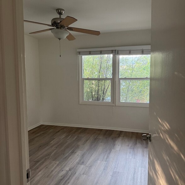 Bedroom - 2132 Montana Ave