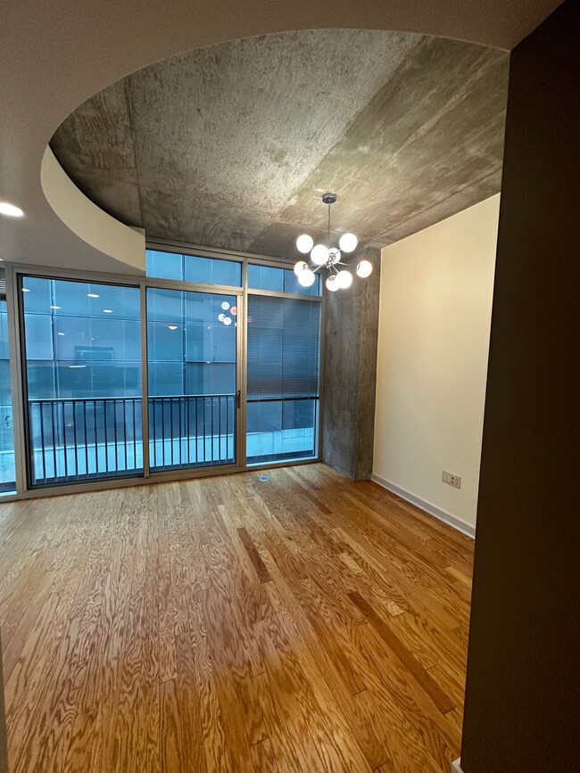 Building Photo - 301 Demonbreun St