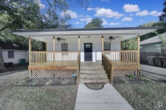 Building Photo - Lovely 3 Bed 2 Bath Home In Charlotte