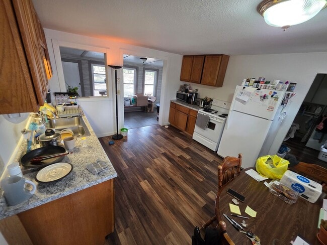 Building Photo - 1216 Water St