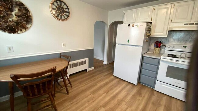 Building Photo - 72 Holyoke St