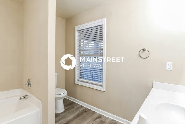 Building Photo - 4 Bedroom Pet-Friendly Home in Atlanta, GA with Main Street Renewal